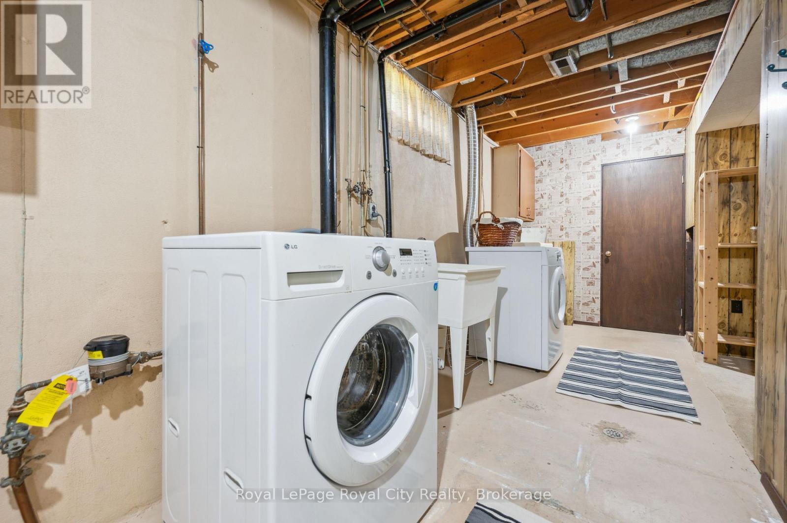 












9 KENWOOD CRESCENT

,
Guelph (Junction/Onward Willow),




Ontario
N1H6E4

