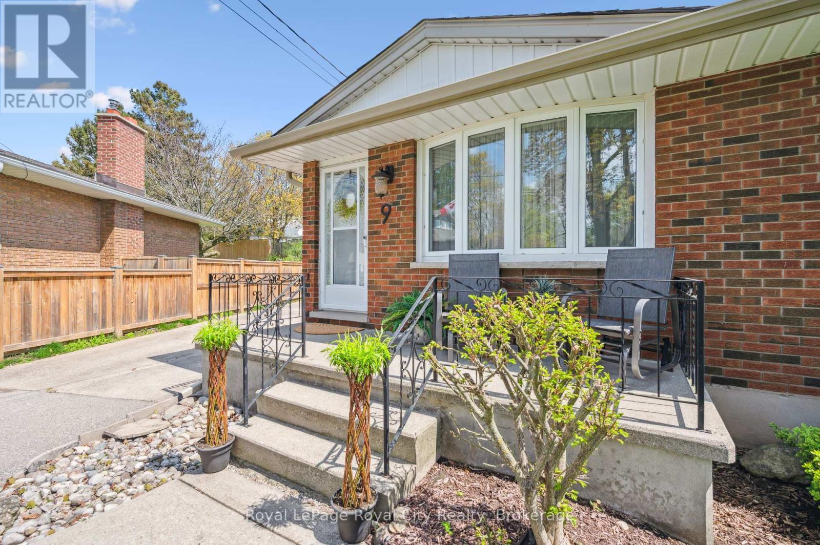 












9 KENWOOD CRESCENT

,
Guelph (Junction/Onward Willow),




Ontario
N1H6E4

