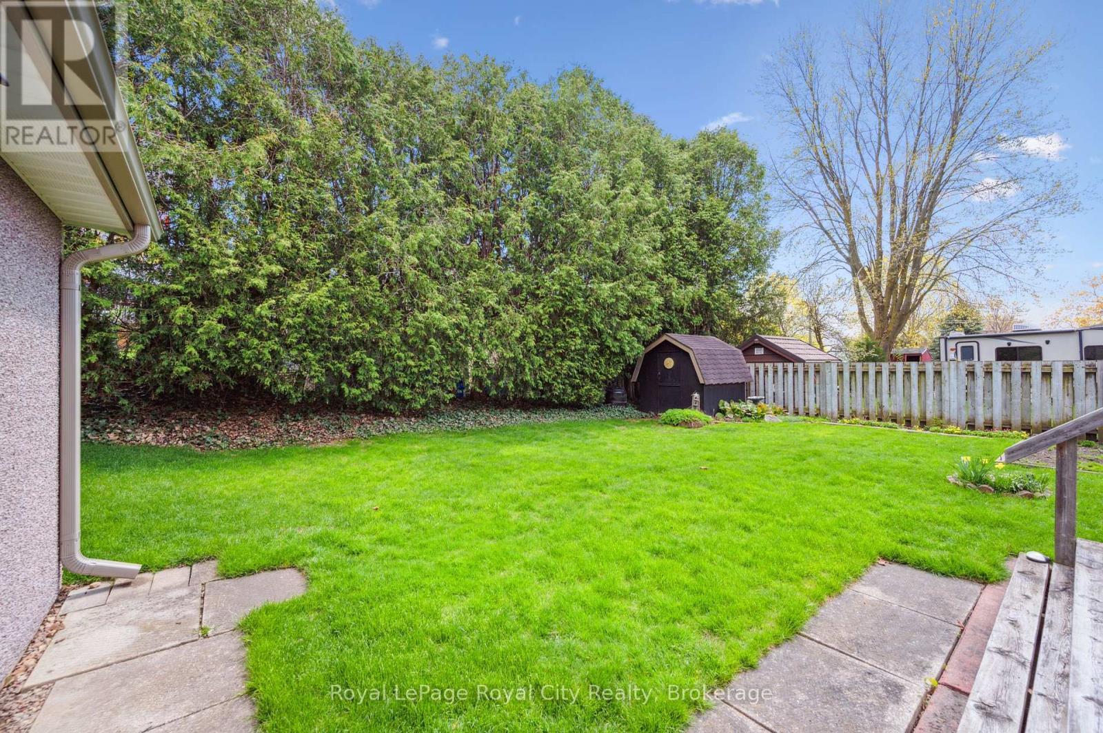 












9 KENWOOD CRESCENT

,
Guelph (Junction/Onward Willow),




Ontario
N1H6E4

