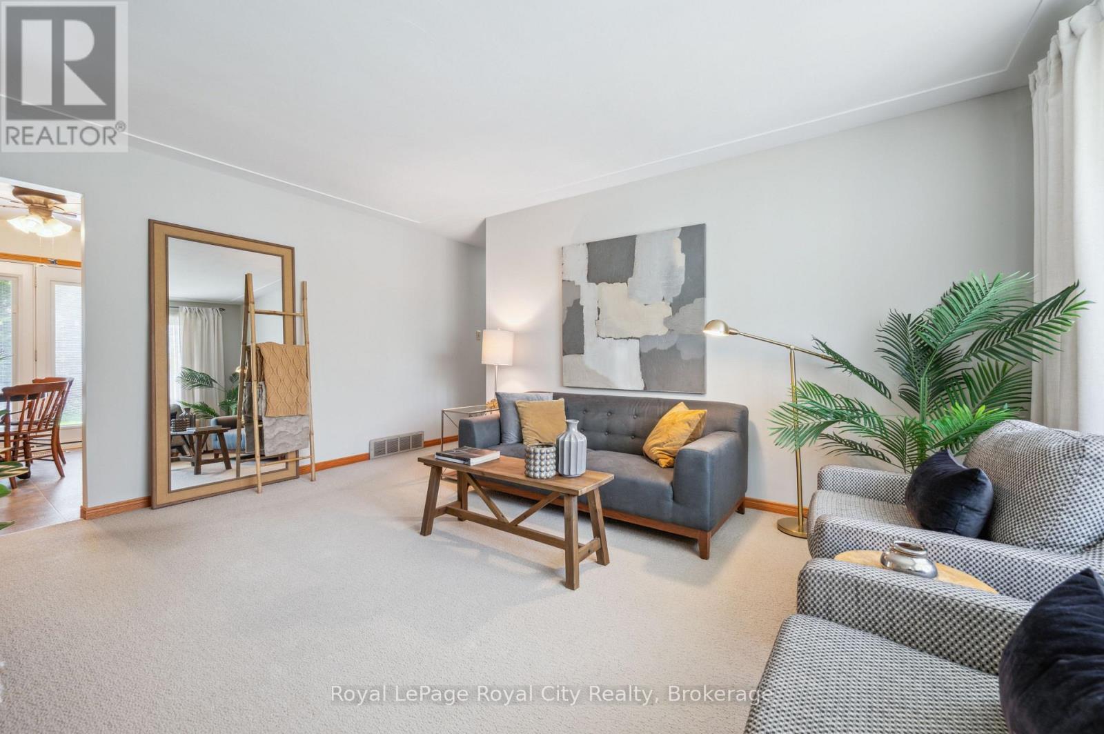 












9 KENWOOD CRESCENT

,
Guelph (Junction/Onward Willow),




Ontario
N1H6E4

