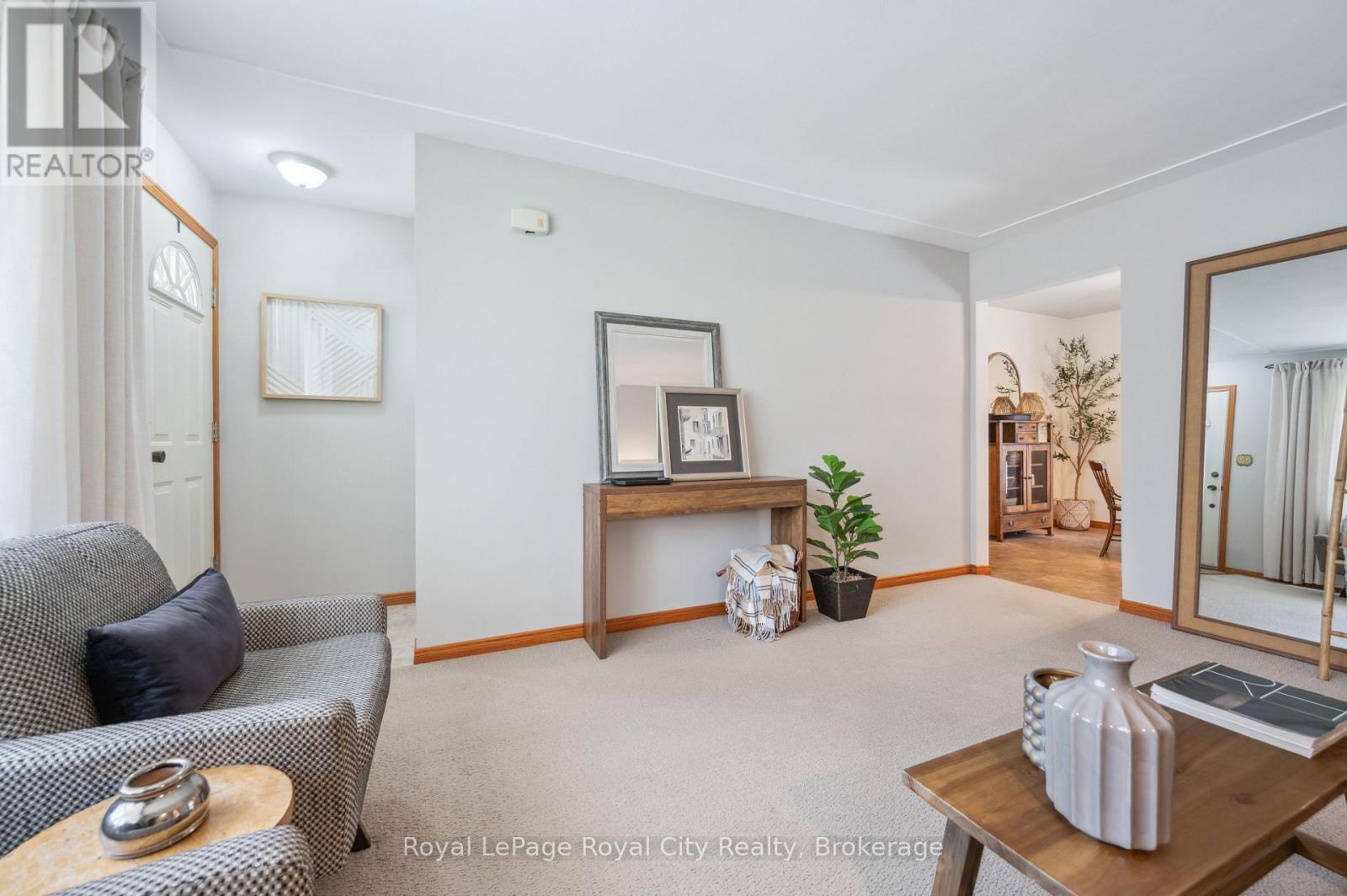 












9 KENWOOD CRESCENT

,
Guelph (Junction/Onward Willow),




Ontario
N1H6E4

