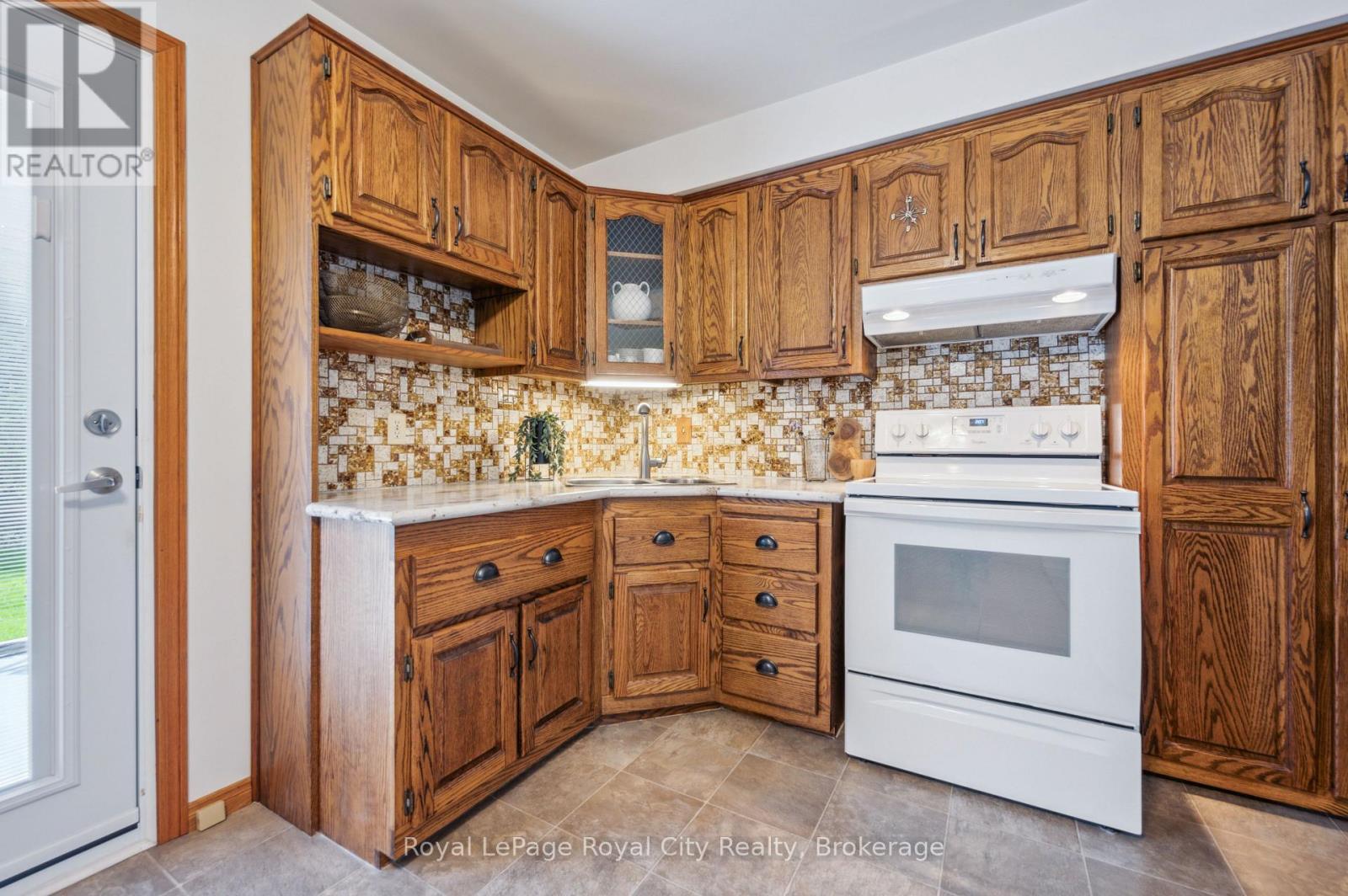 












9 KENWOOD CRESCENT

,
Guelph (Junction/Onward Willow),




Ontario
N1H6E4


