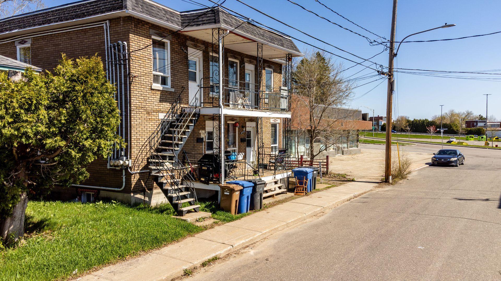 









2763

 - 2775


Av. St-Alexis

,
Shawinigan,




QC
G9N2Z6

