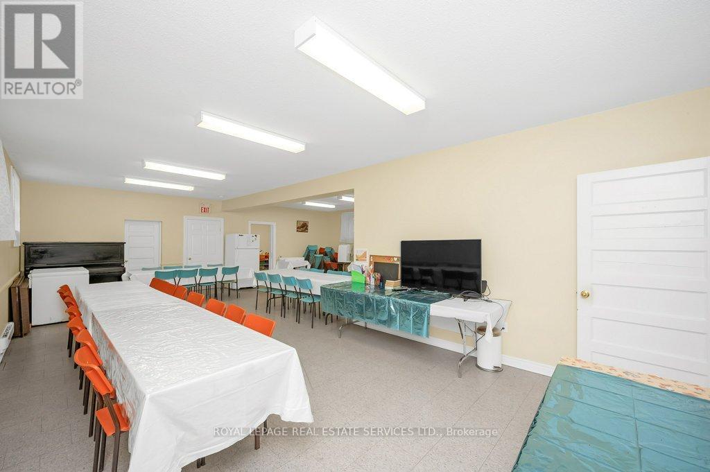 












8 ROBERT STREET

,
Toronto,




Ontario
M5S2K3

