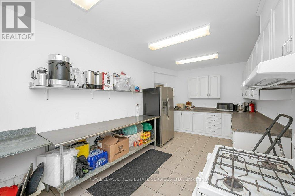 












8 ROBERT STREET

,
Toronto,




Ontario
M5S2K3

