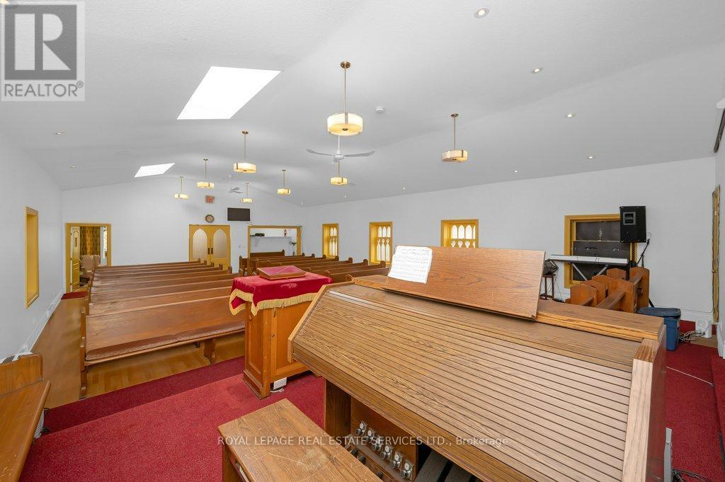 












8 ROBERT STREET

,
Toronto,




Ontario
M5S2K3

