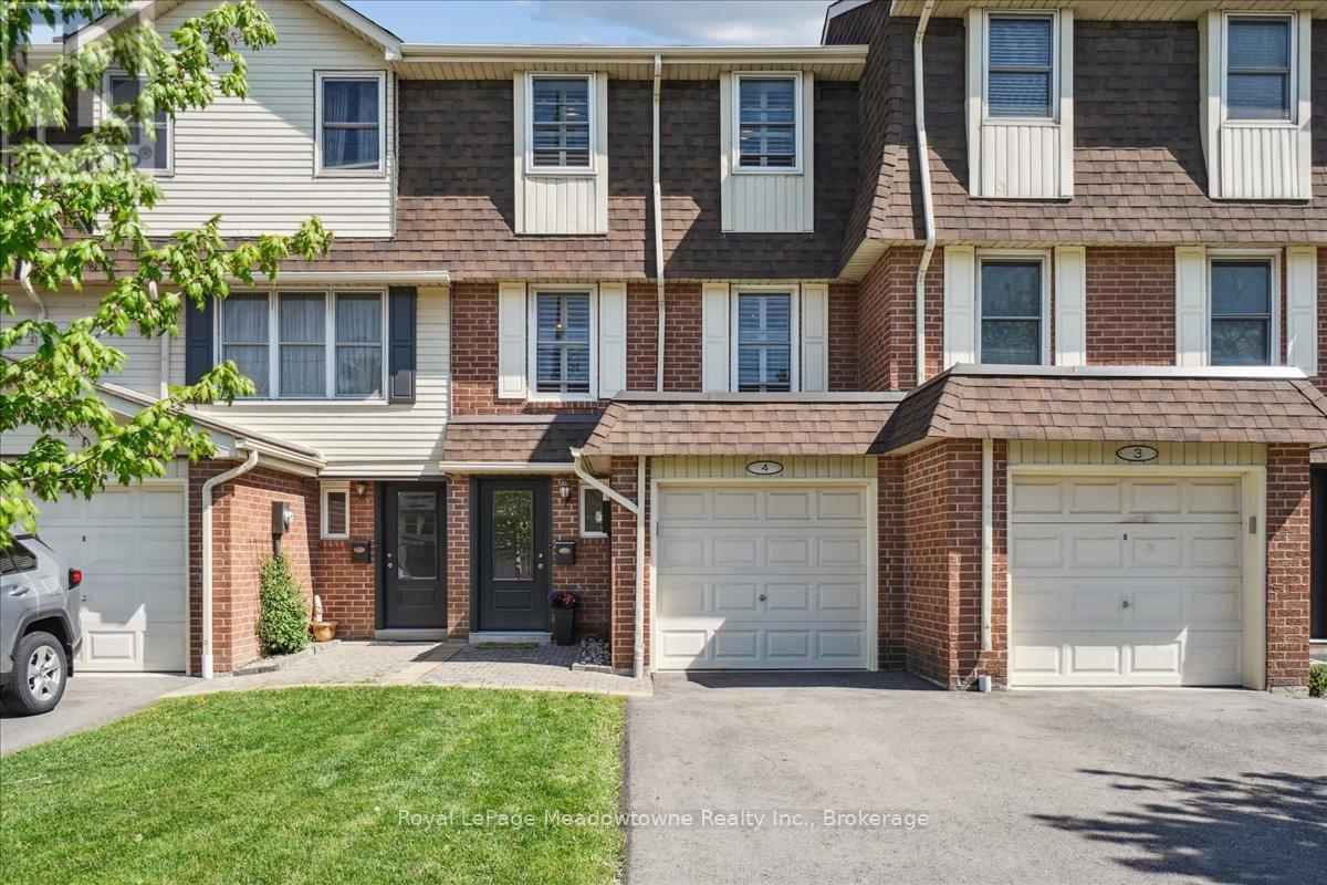 












4 - 30 HESLOP ROAD

,
Milton (OM Old Milton),




Ontario
L9T1B3

