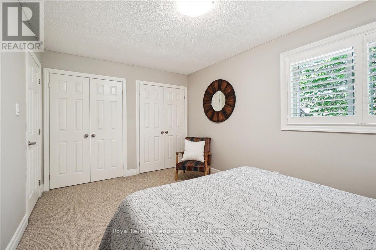 












4 - 30 HESLOP ROAD

,
Milton (OM Old Milton),




Ontario
L9T1B3

