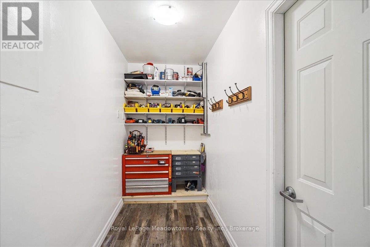 












4 - 30 HESLOP ROAD

,
Milton (OM Old Milton),




Ontario
L9T1B3

