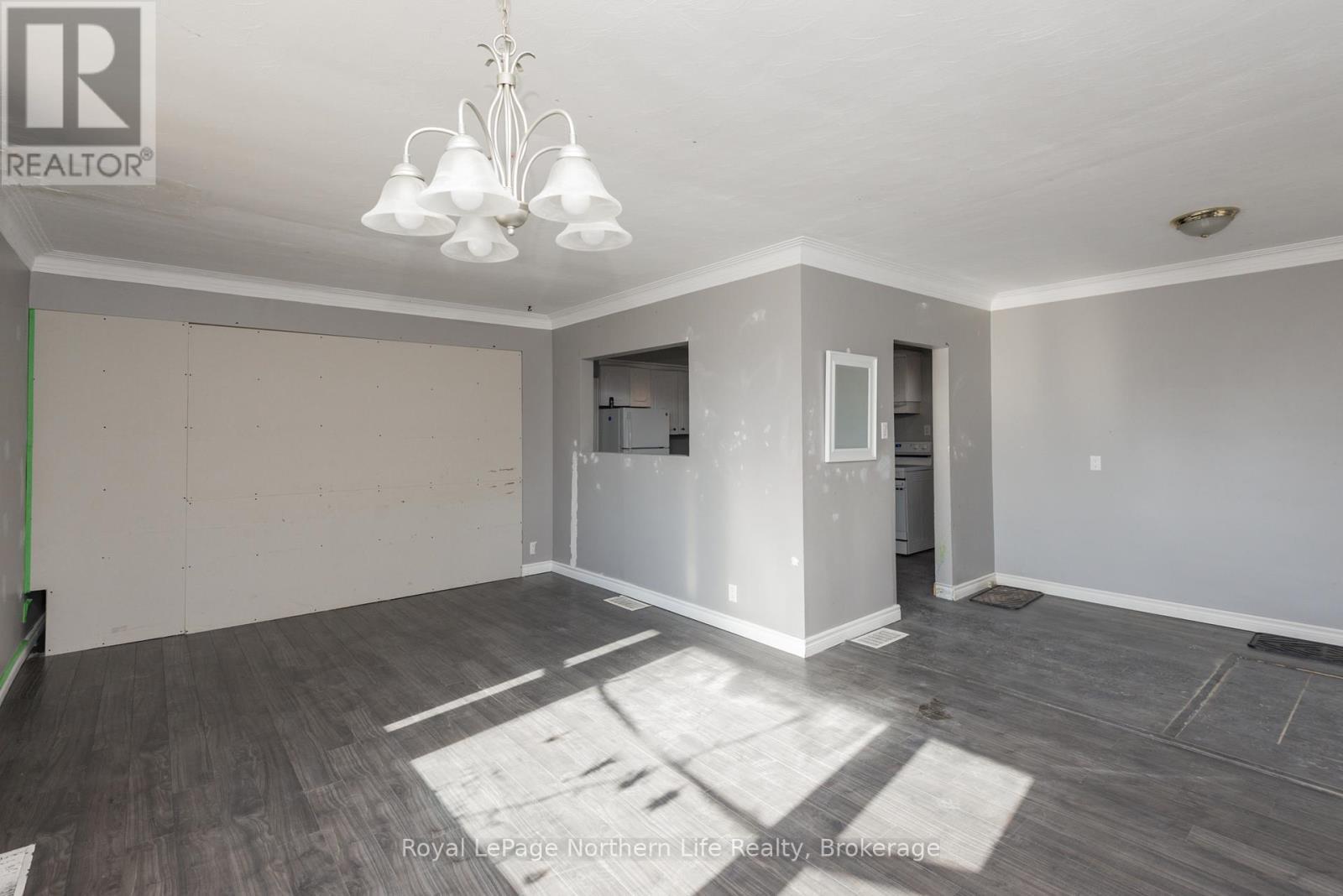 












920 LAWSON STREET

,
North Bay (West End),




Ontario
P1B3T5

