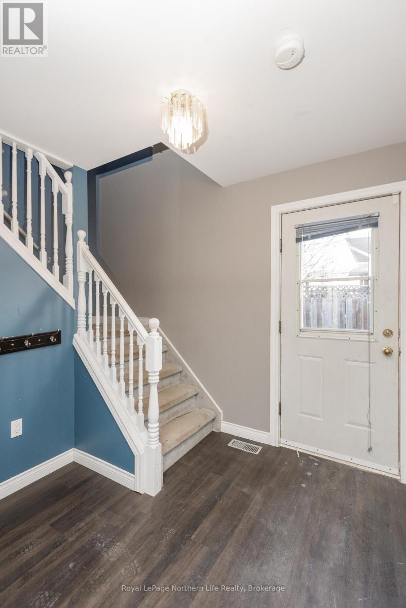 












920 LAWSON STREET

,
North Bay (West End),




Ontario
P1B3T5

