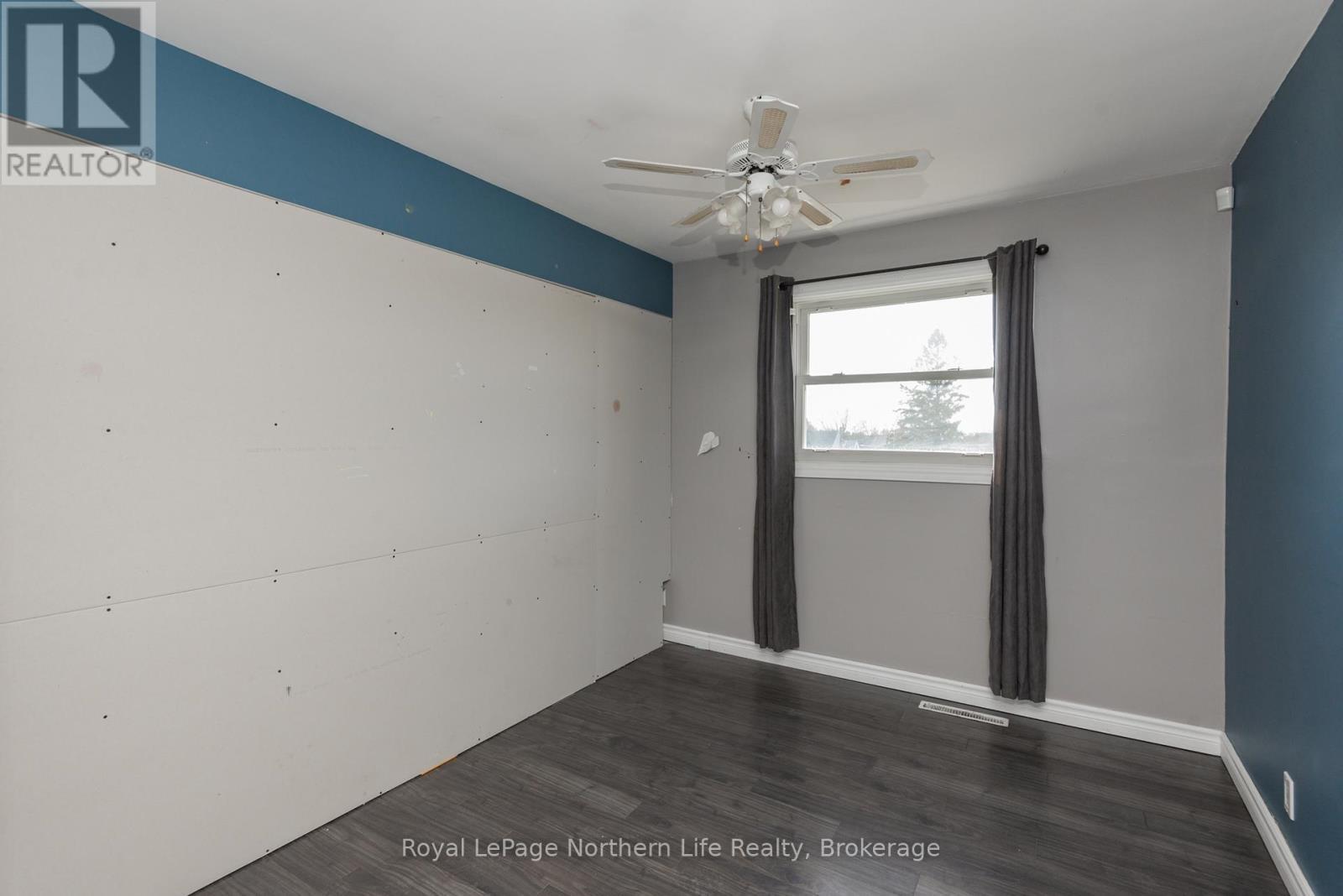 












920 LAWSON STREET

,
North Bay (West End),




Ontario
P1B3T5

