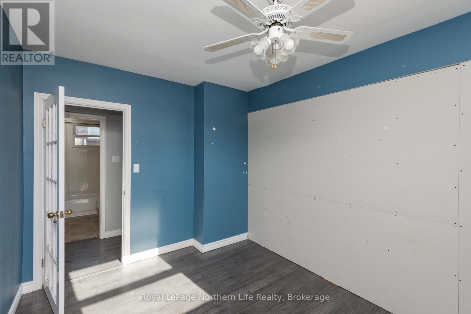 












920 LAWSON STREET

,
North Bay (West End),




Ontario
P1B3T5

