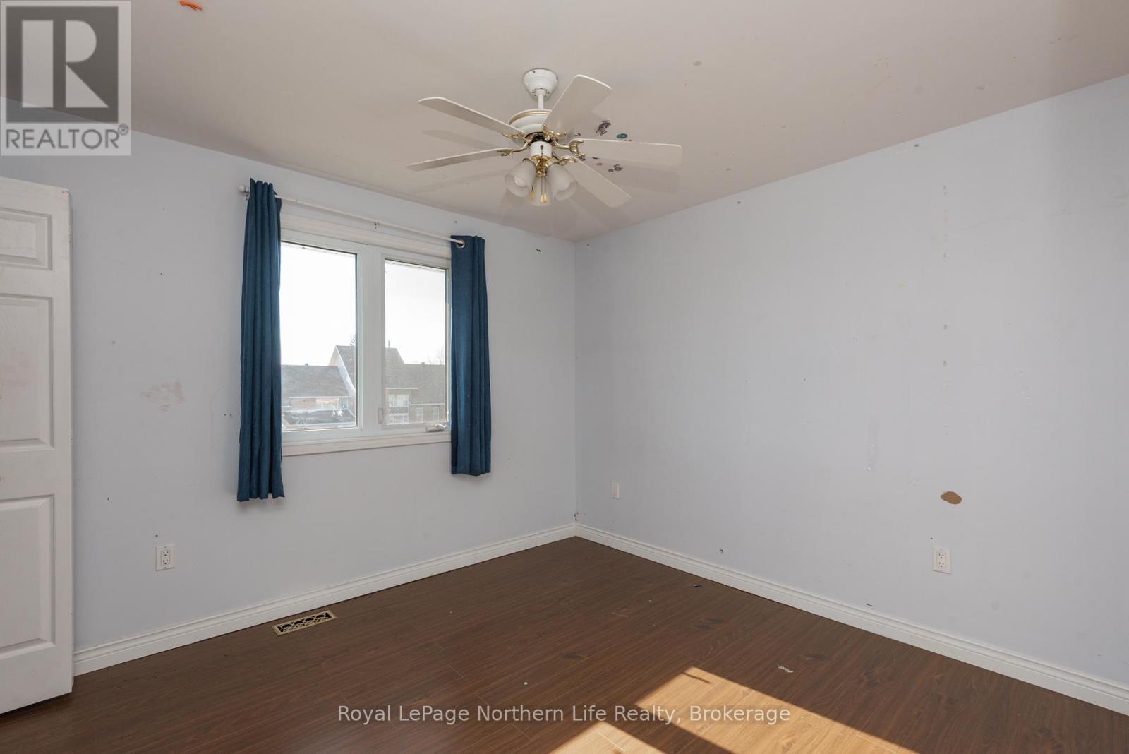 












920 LAWSON STREET

,
North Bay (West End),




Ontario
P1B3T5

