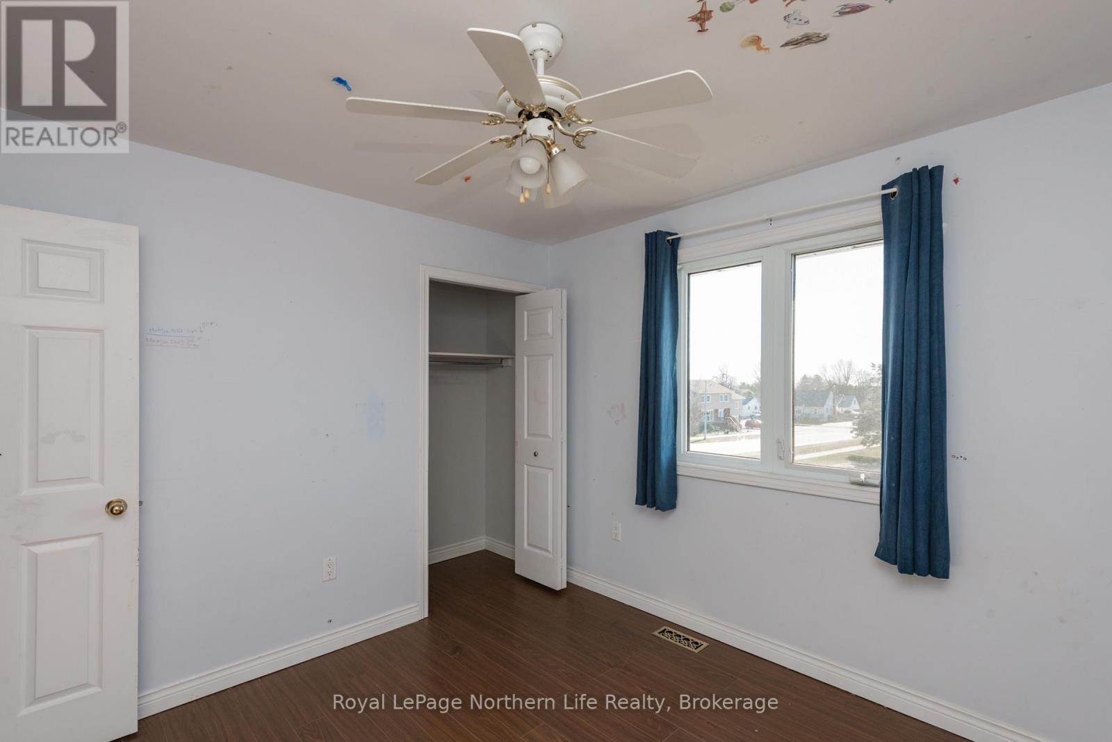 












920 LAWSON STREET

,
North Bay (West End),




Ontario
P1B3T5

