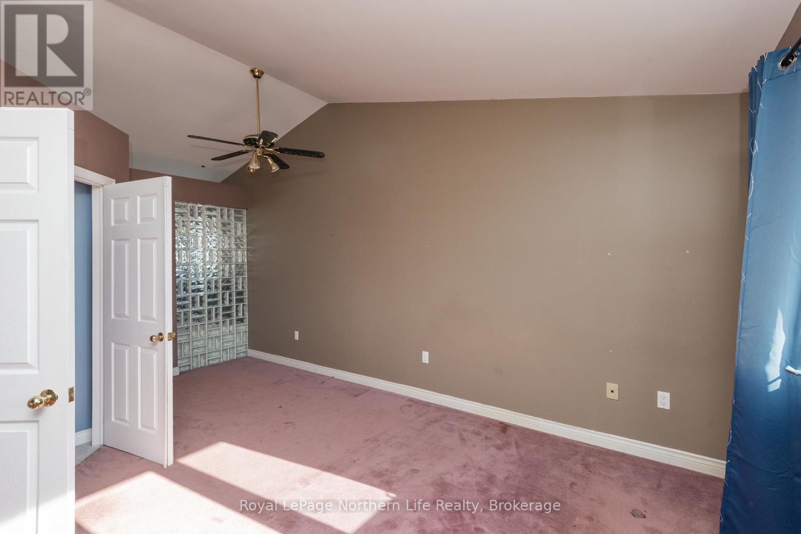 












920 LAWSON STREET

,
North Bay (West End),




Ontario
P1B3T5

