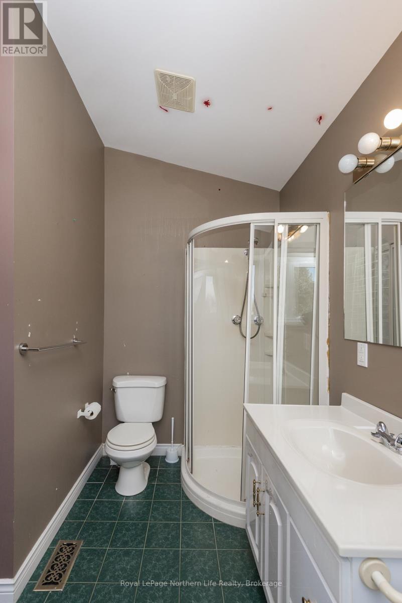 












920 LAWSON STREET

,
North Bay (West End),




Ontario
P1B3T5

