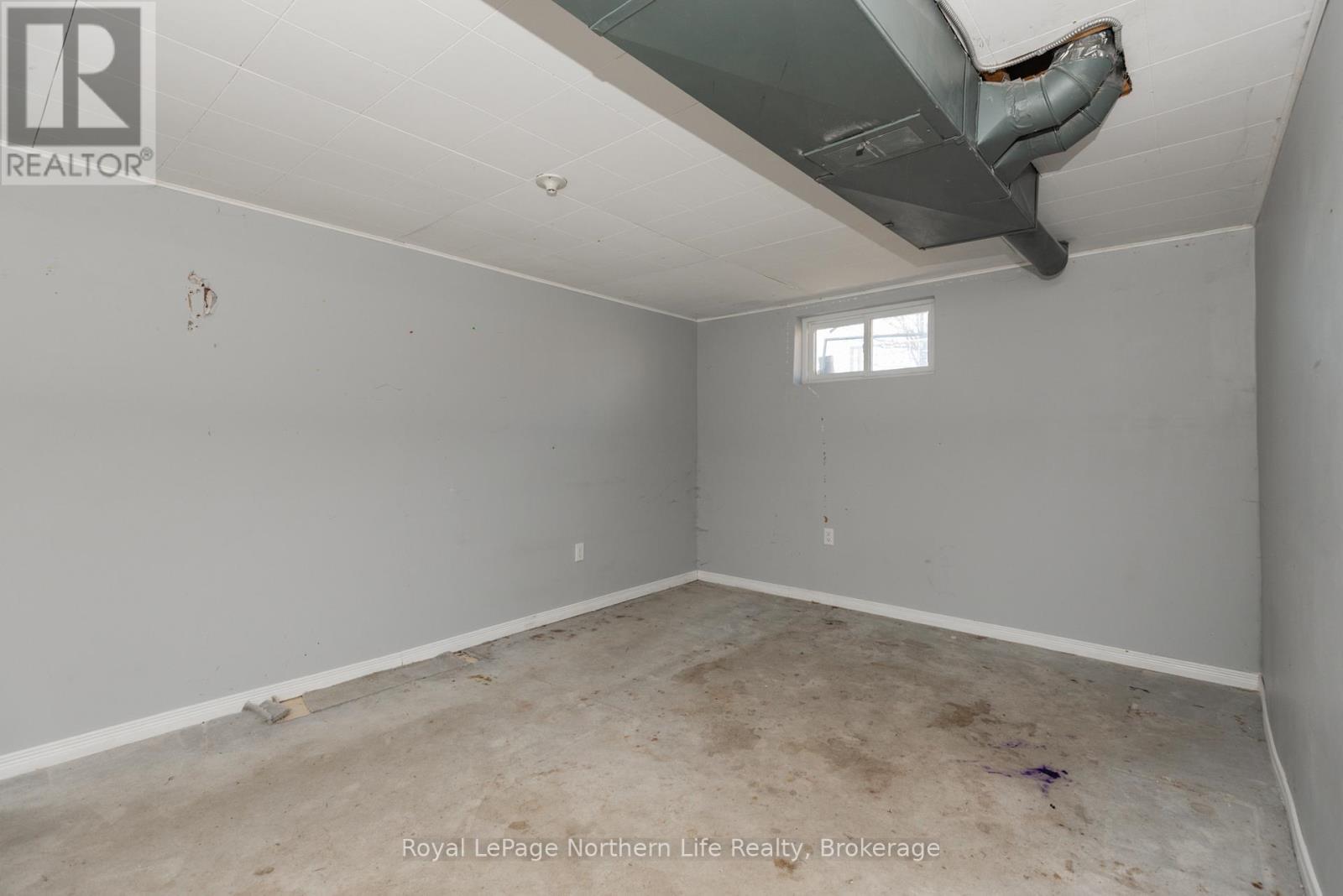 












920 LAWSON STREET

,
North Bay (West End),




Ontario
P1B3T5

