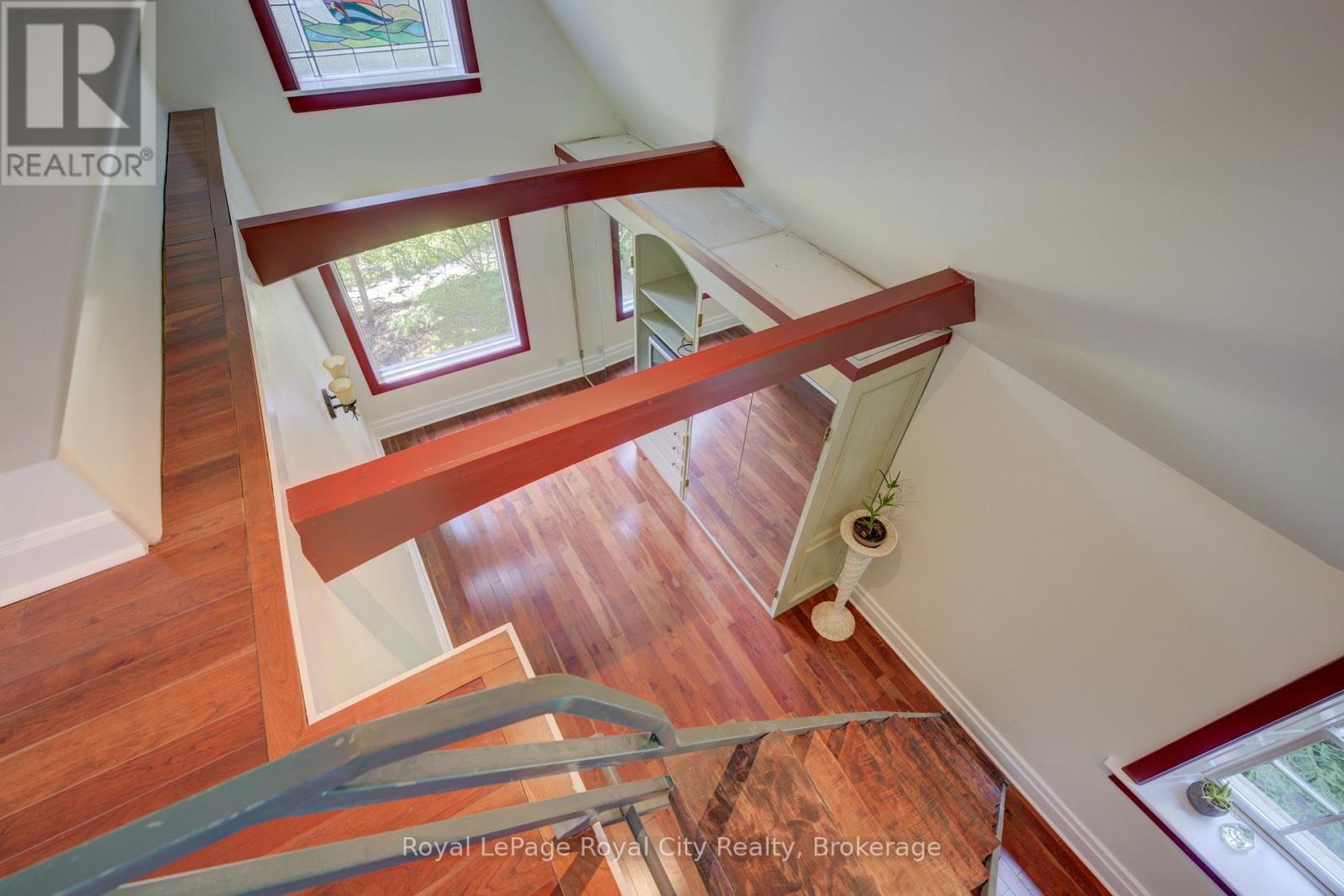 












513 ST ANDREW STREET W

,
Centre Wellington (Fergus),




Ontario
N1M1P4

