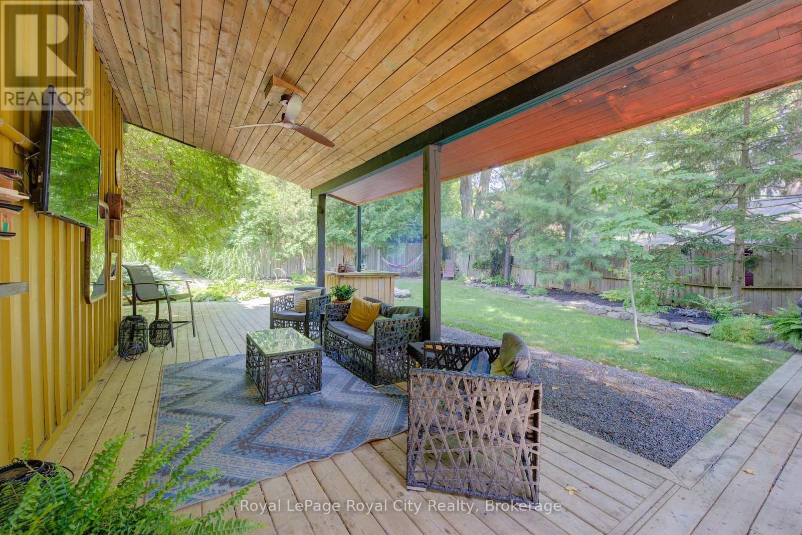 












513 ST ANDREW STREET W

,
Centre Wellington (Fergus),




Ontario
N1M1P4

