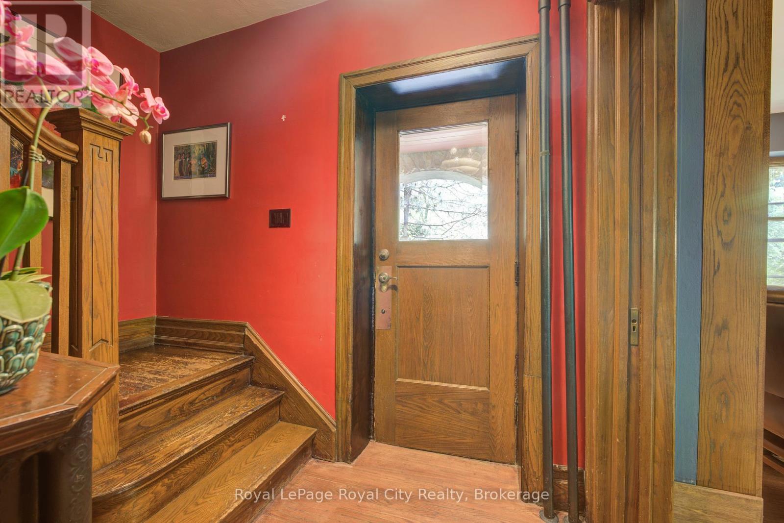 












513 ST ANDREW STREET W

,
Centre Wellington (Fergus),




Ontario
N1M1P4

