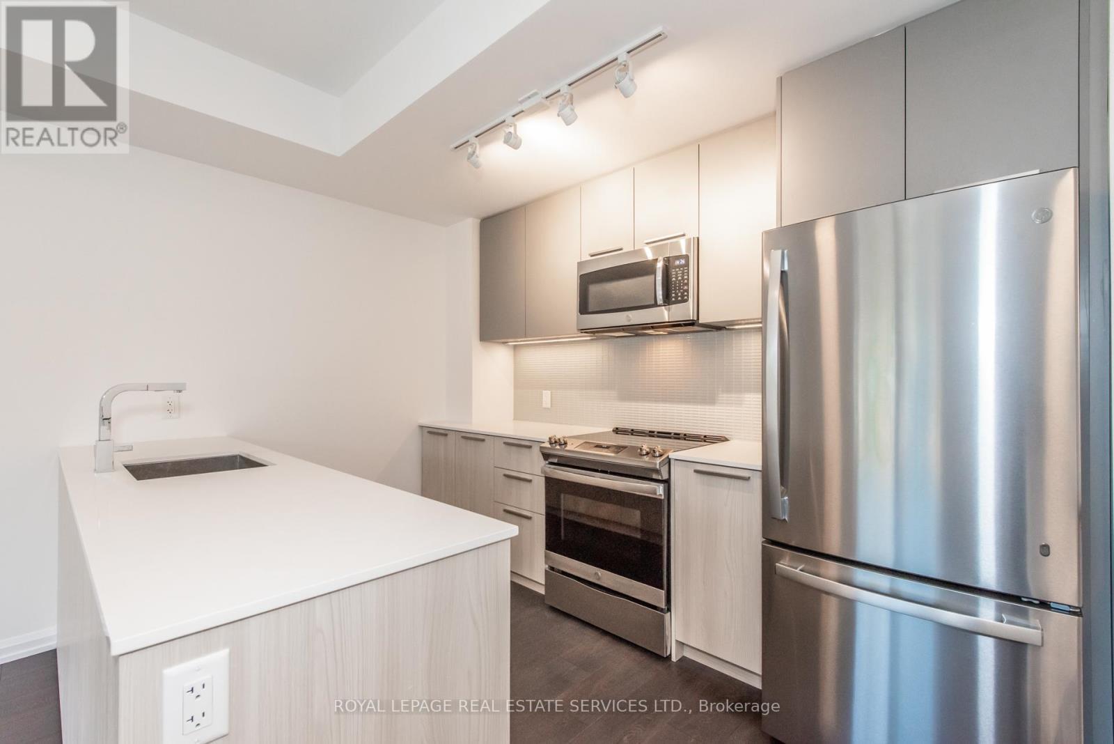 












19 - 15 BRIN DRIVE

,
Toronto,




Ontario
M8X0B4


