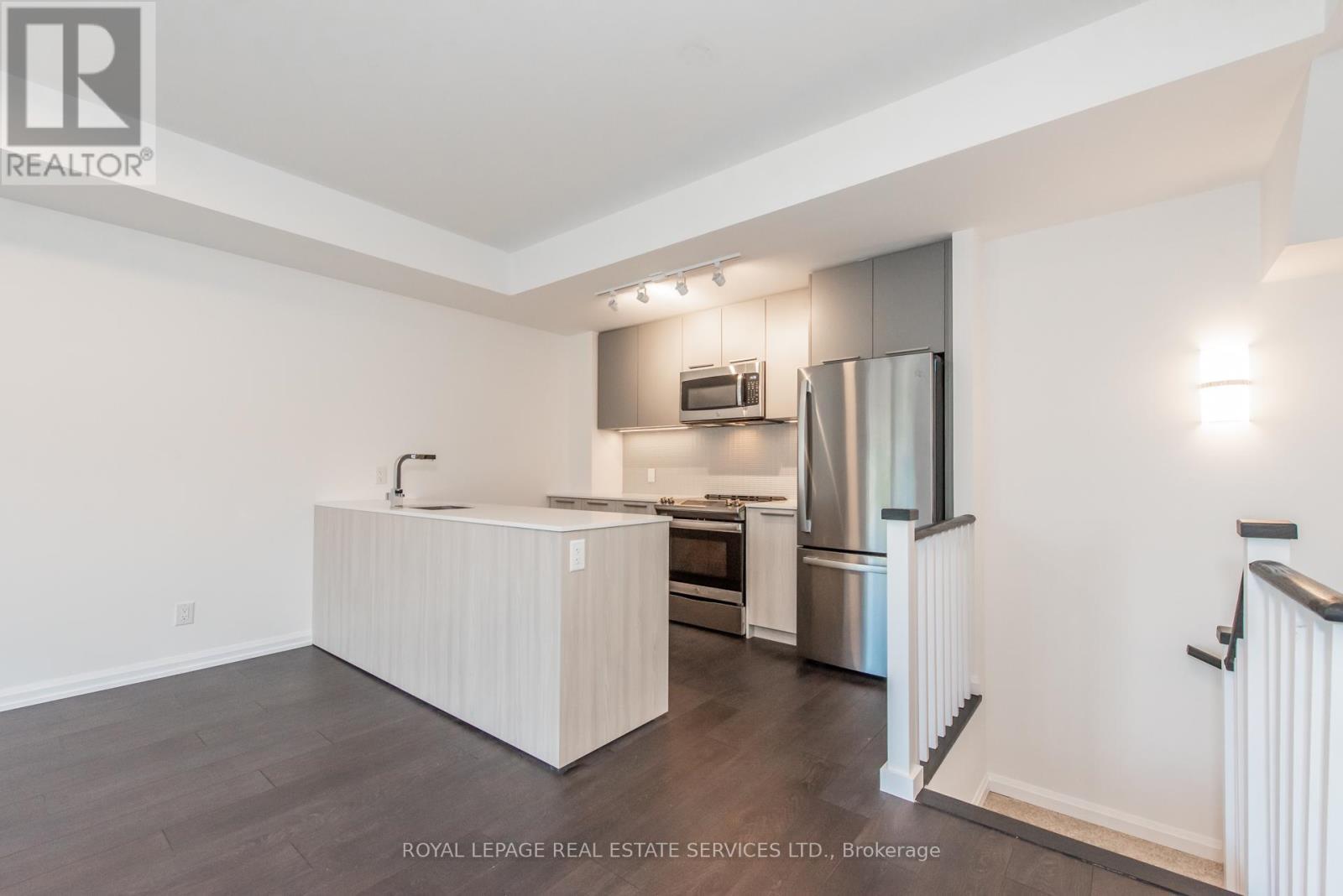 












19 - 15 BRIN DRIVE

,
Toronto,




Ontario
M8X0B4

