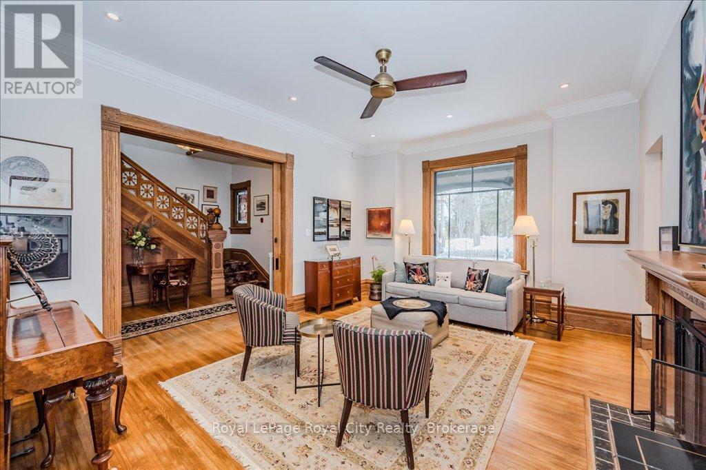 












80 LONDON ROAD W

,
Guelph (Exhibition Park),




Ontario
N1H2B7


