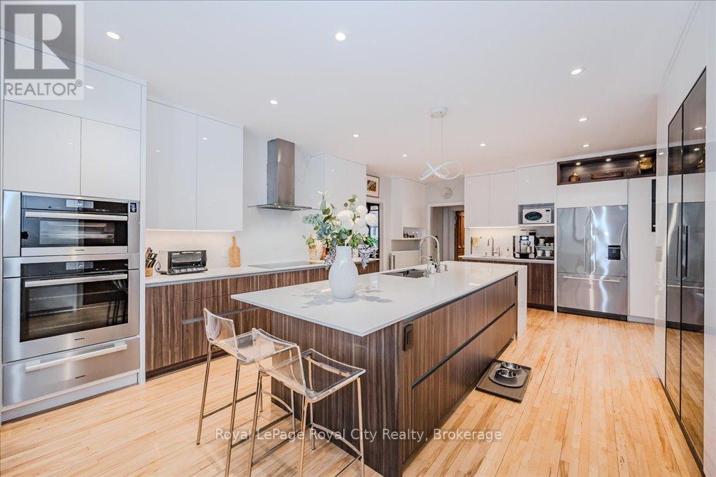 












80 LONDON ROAD W

,
Guelph (Exhibition Park),




Ontario
N1H2B7

