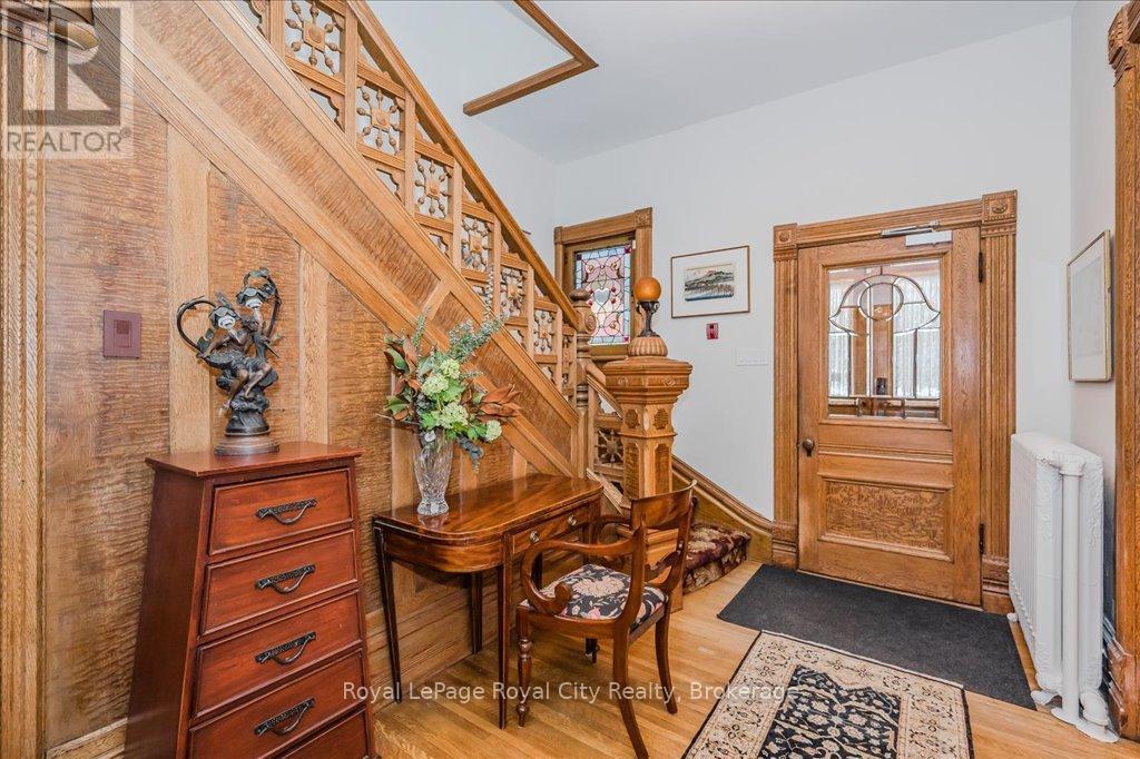 












80 LONDON ROAD W

,
Guelph (Exhibition Park),




Ontario
N1H2B7


