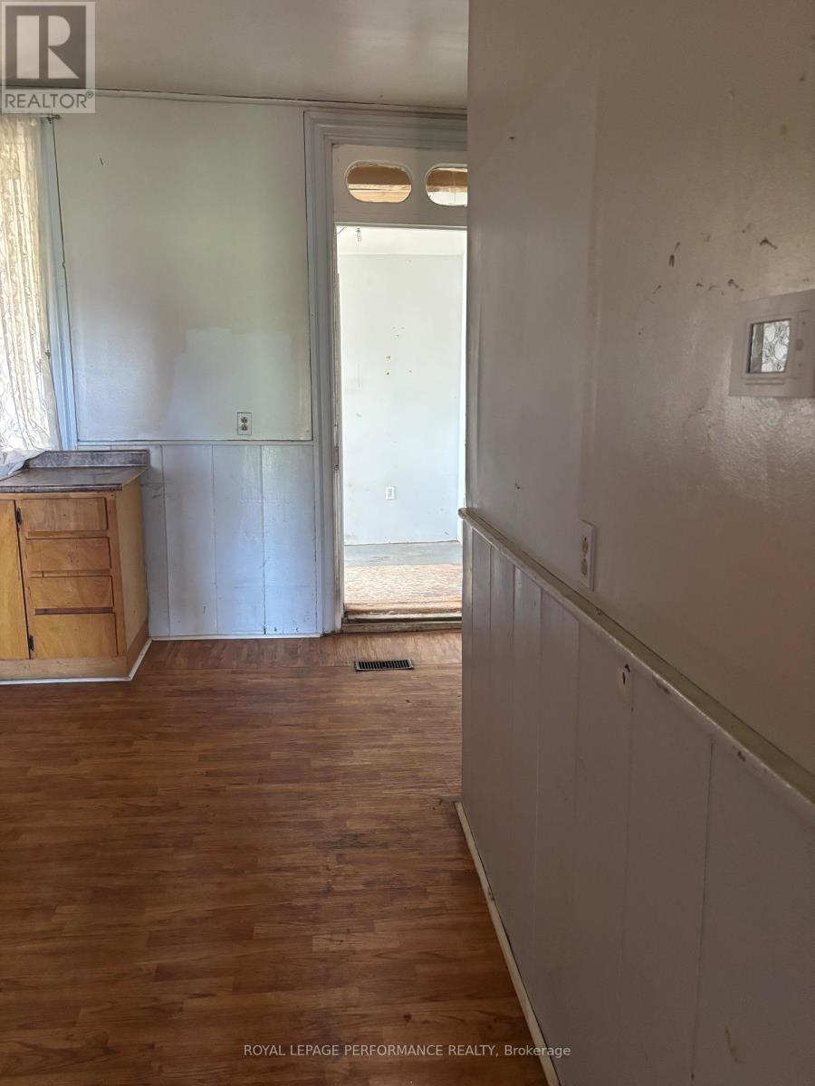 












1540 DWYER HILL ROAD

,
Ottawa,




Ontario
K0A1B0

