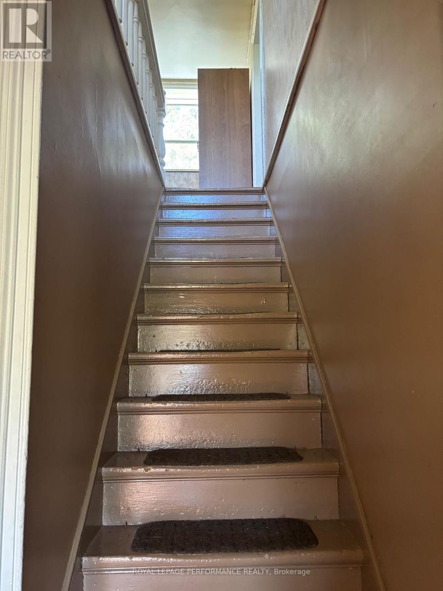 












1540 DWYER HILL ROAD

,
Ottawa,




Ontario
K0A1B0

