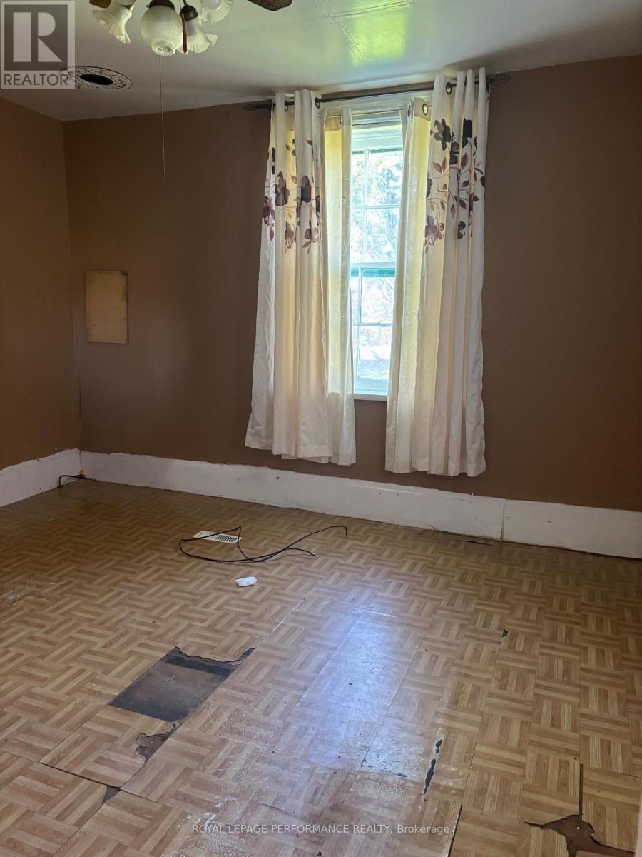 












1540 DWYER HILL ROAD

,
Ottawa,




Ontario
K0A1B0

