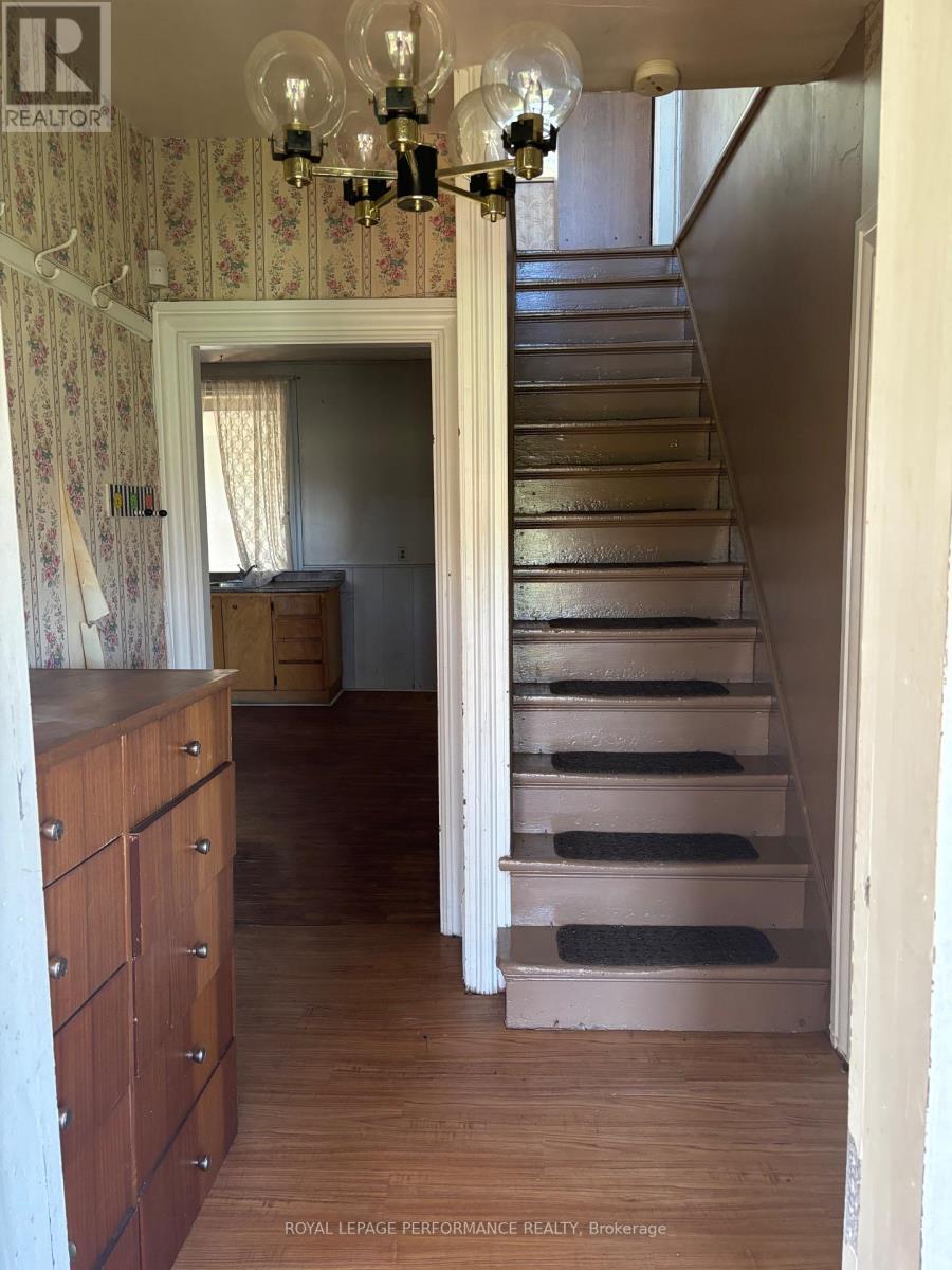 












1540 DWYER HILL ROAD

,
Ottawa,




Ontario
K0A1B0


