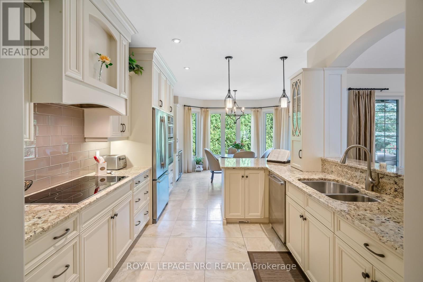 












7 BRONDI'S LANE

,
Pelham (Fonthill),




Ontario
L0S1E5

