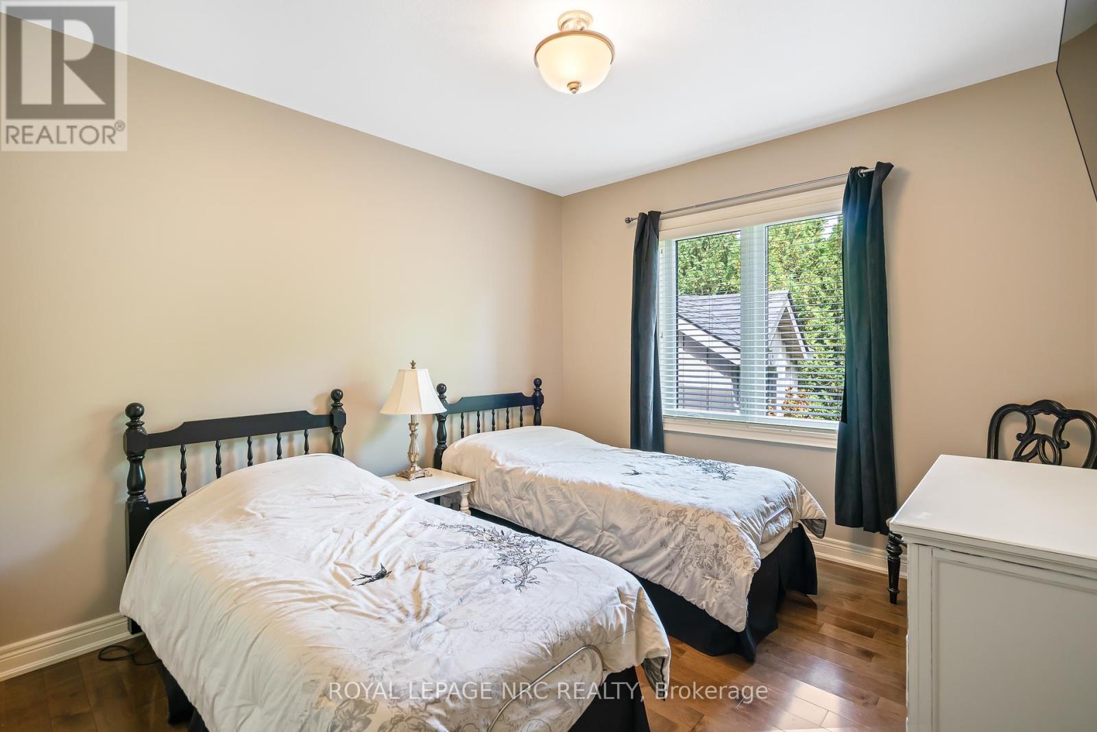 












7 BRONDI'S LANE

,
Pelham (Fonthill),




Ontario
L0S1E5

