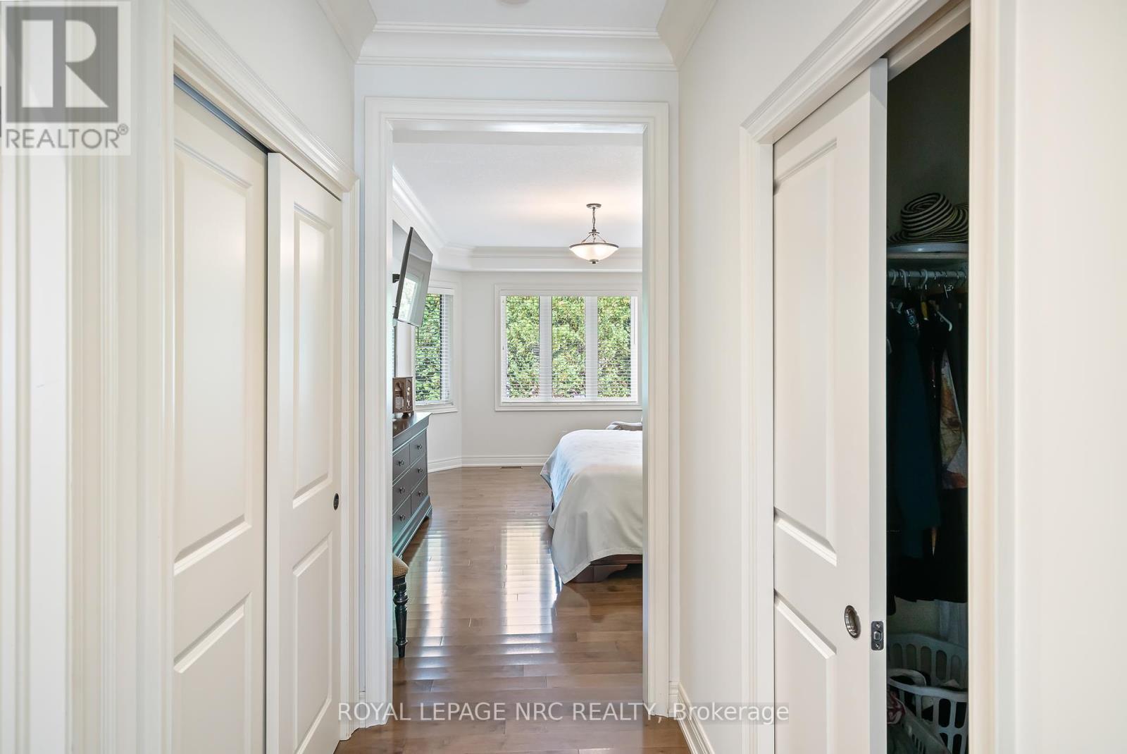 












7 BRONDI'S LANE

,
Pelham (Fonthill),




Ontario
L0S1E5

