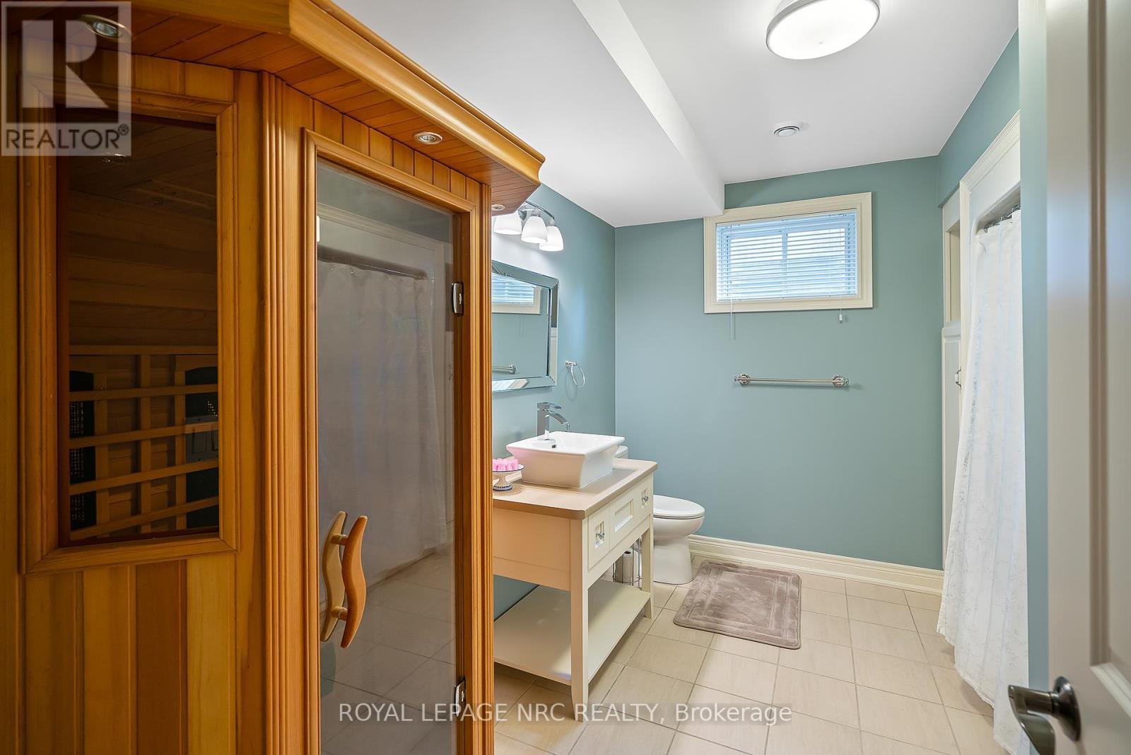 












7 BRONDI'S LANE

,
Pelham (Fonthill),




Ontario
L0S1E5

