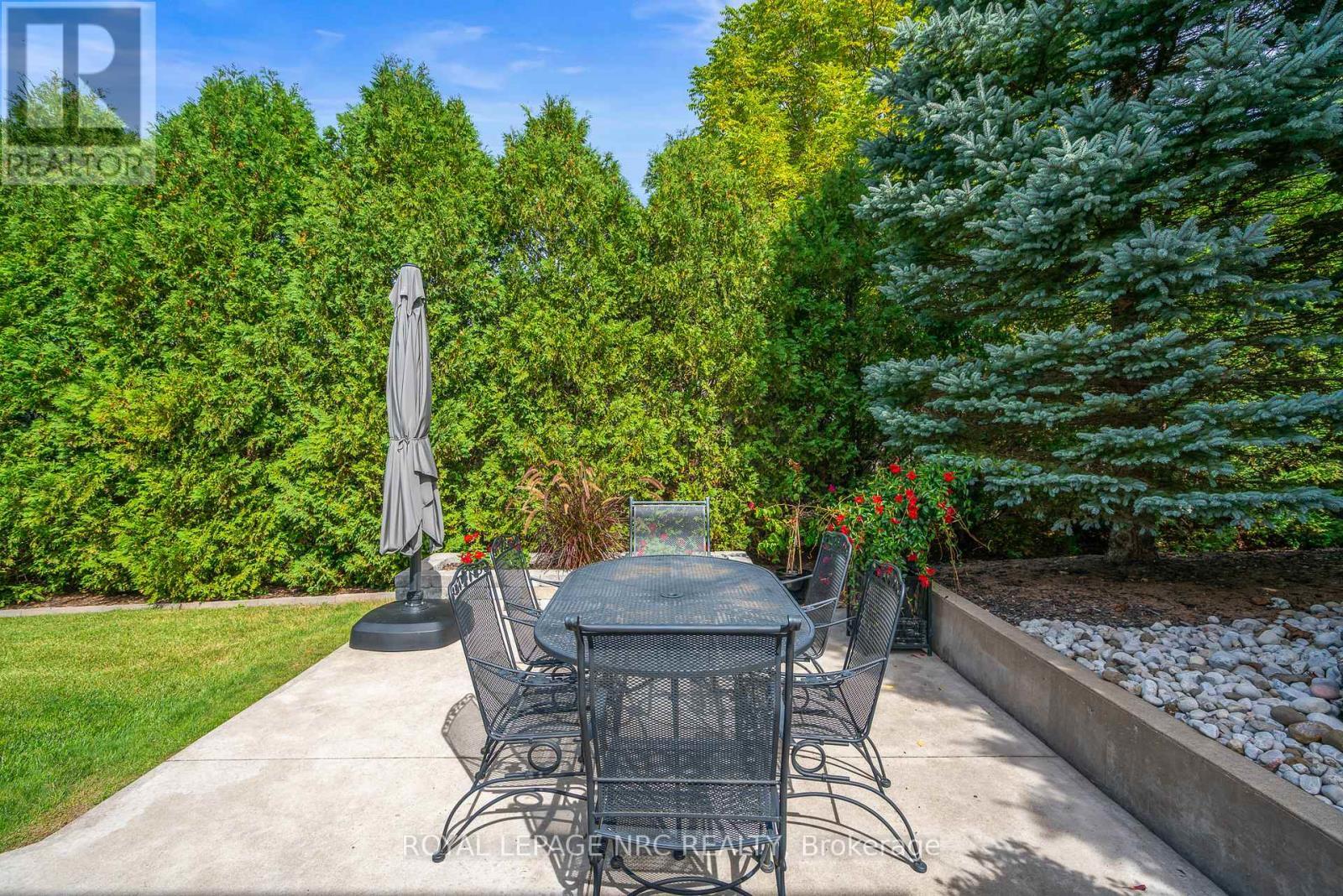 












7 BRONDI'S LANE

,
Pelham (Fonthill),




Ontario
L0S1E5

