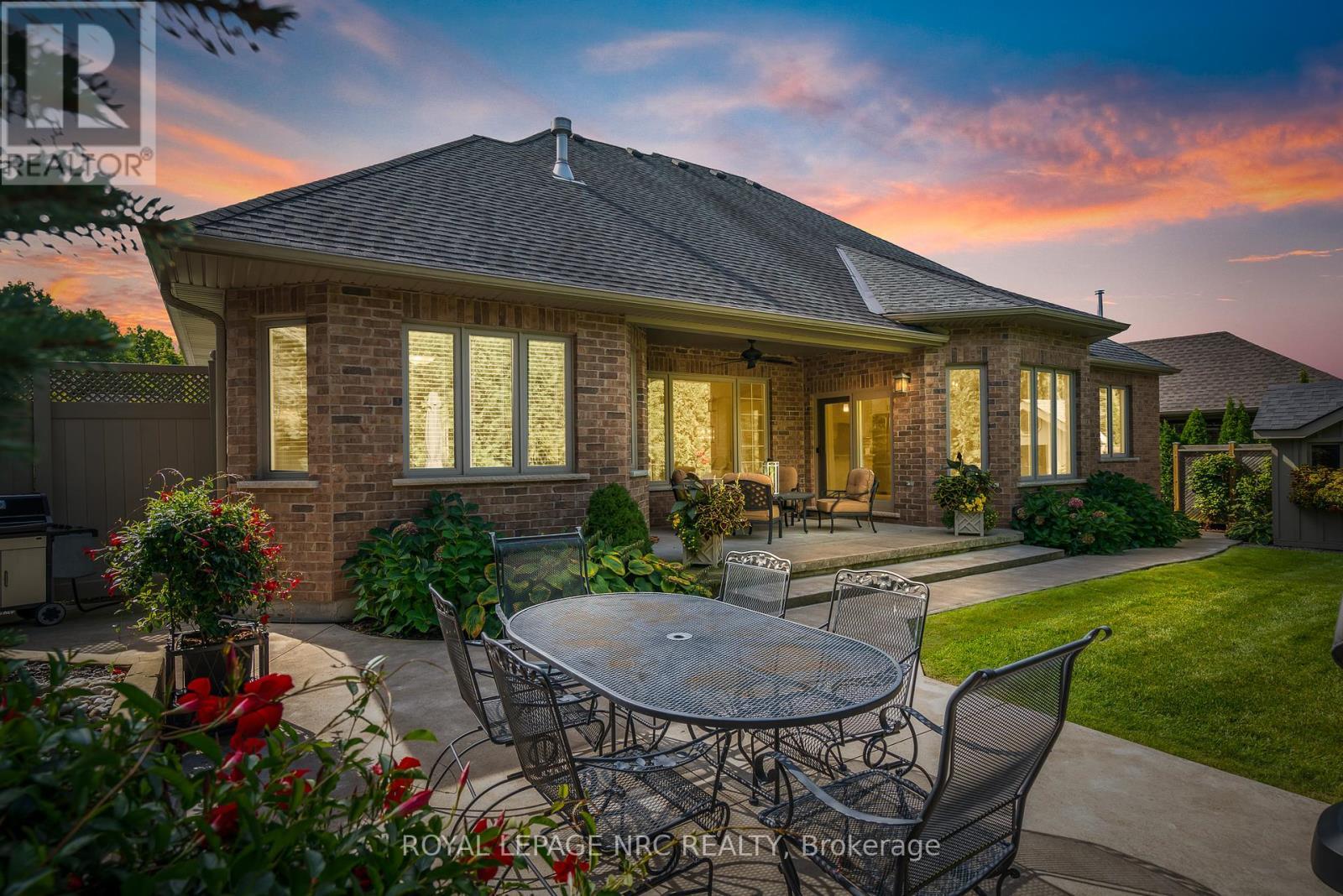 












7 BRONDI'S LANE

,
Pelham (Fonthill),




Ontario
L0S1E5

