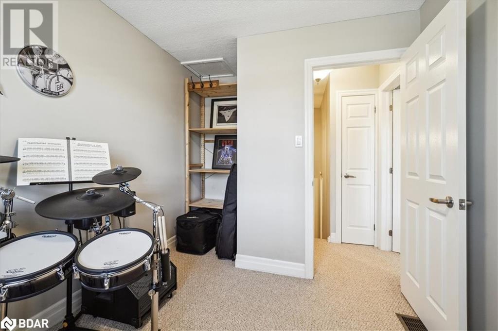 












30 HESLOP Road Unit# 4

,
Milton,




Ontario
L9T1B3

