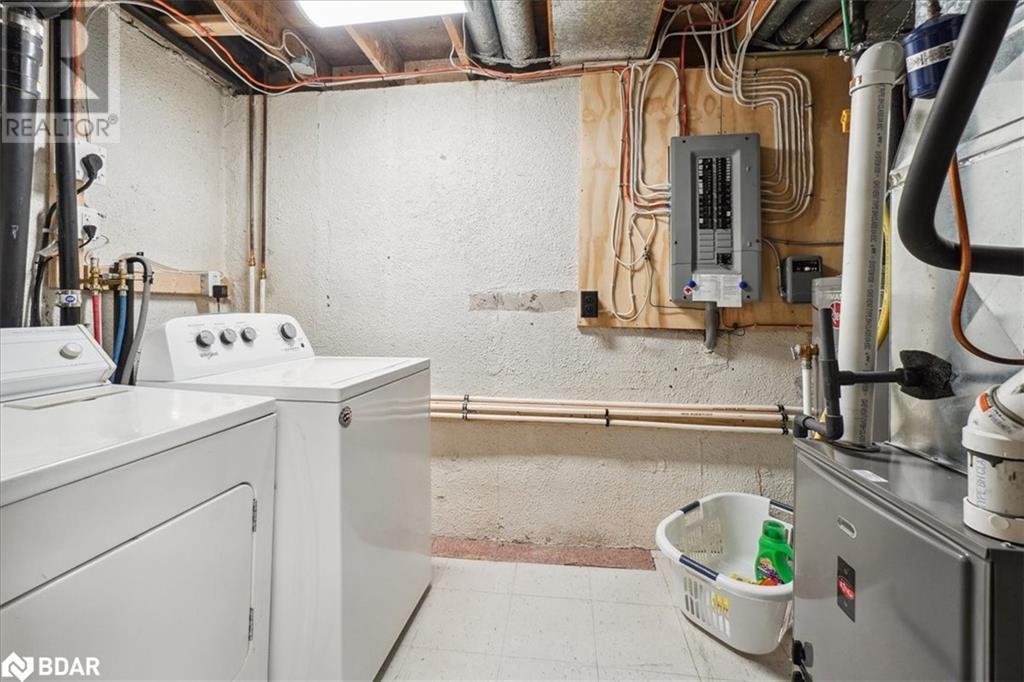 












30 HESLOP Road Unit# 4

,
Milton,




Ontario
L9T1B3

