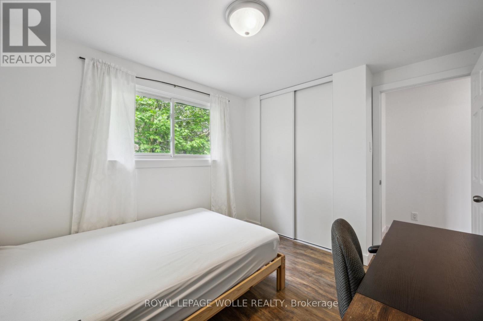 












53 KAREN WALK

,
Waterloo,




Ontario
N2L5X1

