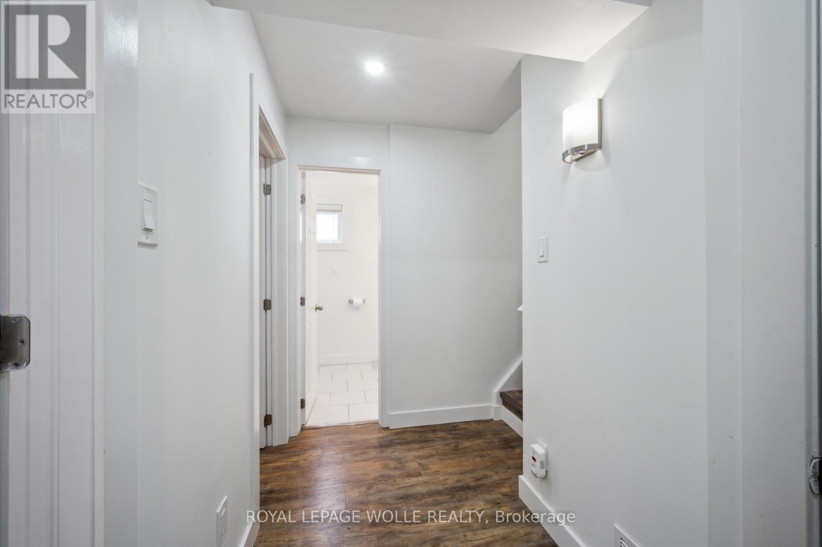 












53 KAREN WALK

,
Waterloo,




Ontario
N2L5X1

