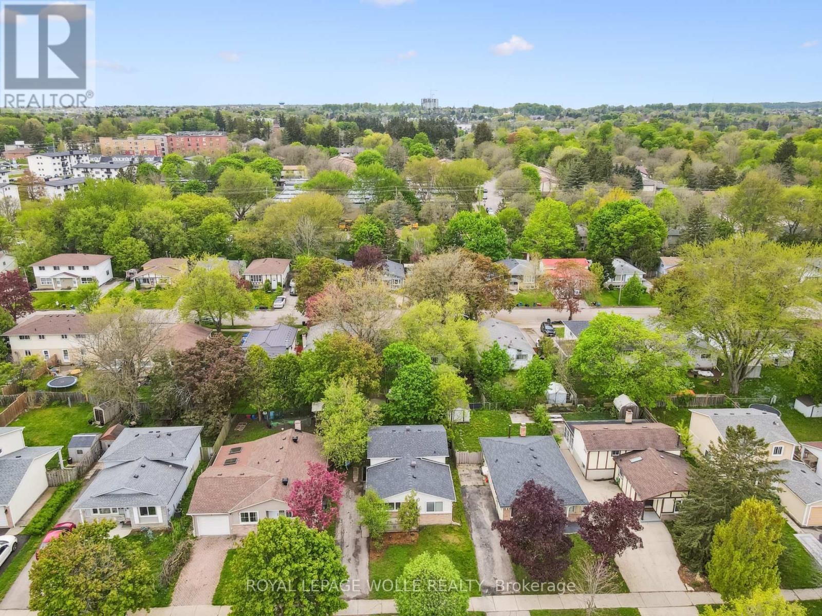 












53 KAREN WALK

,
Waterloo,




Ontario
N2L5X1

