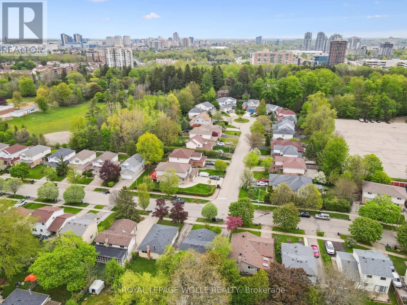 












53 KAREN WALK

,
Waterloo,




Ontario
N2L5X1

