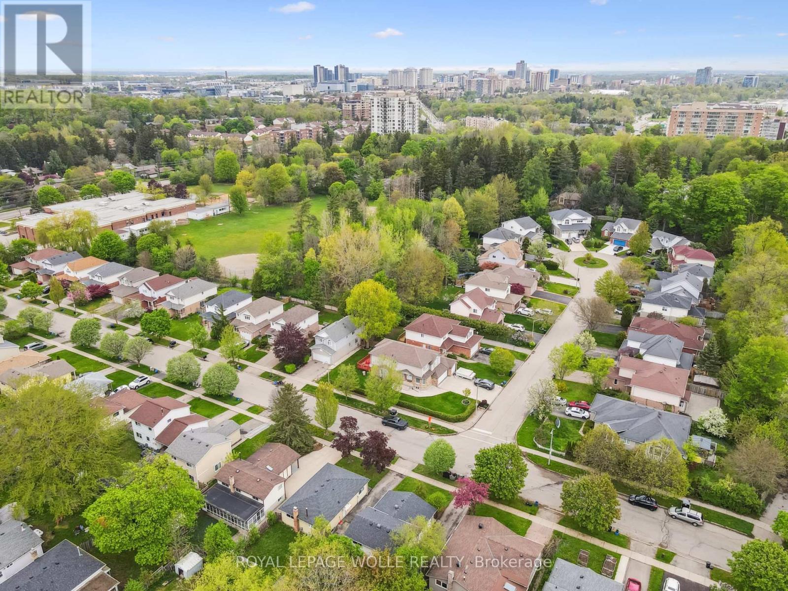 












53 KAREN WALK

,
Waterloo,




Ontario
N2L5X1

