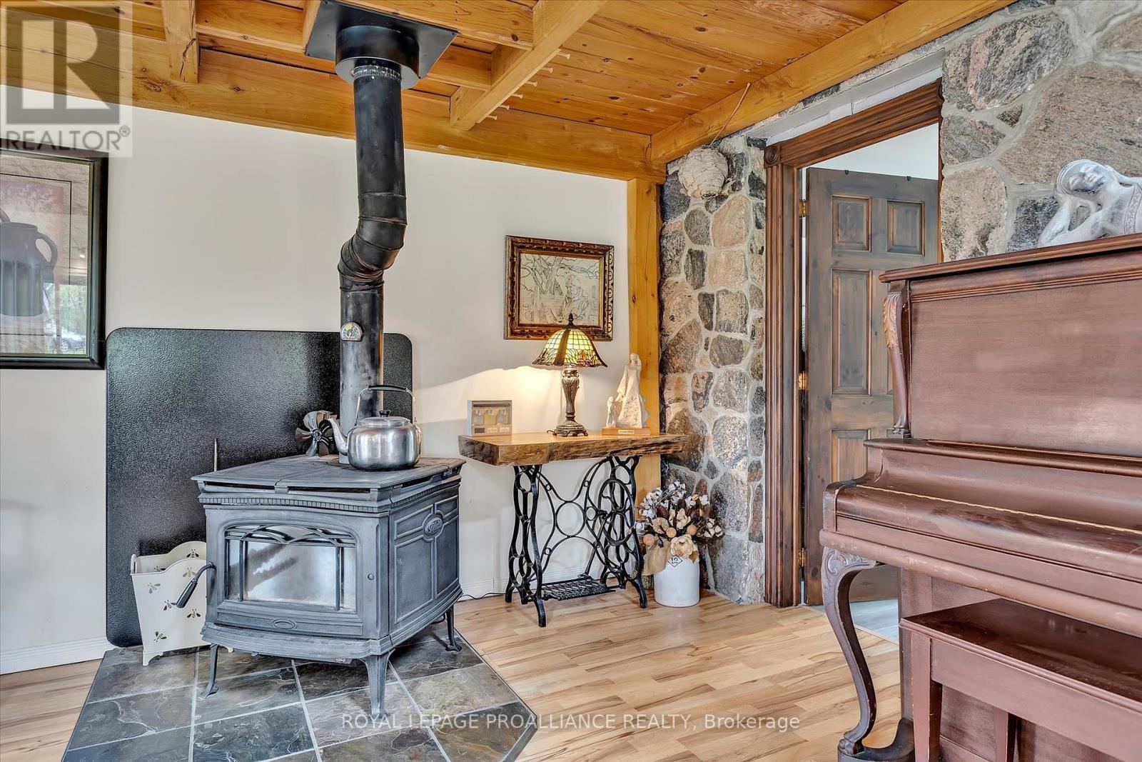 












36789 HIGHWAY 62

,
Hastings Highlands (Bangor Ward),




Ontario
K0J1L0


