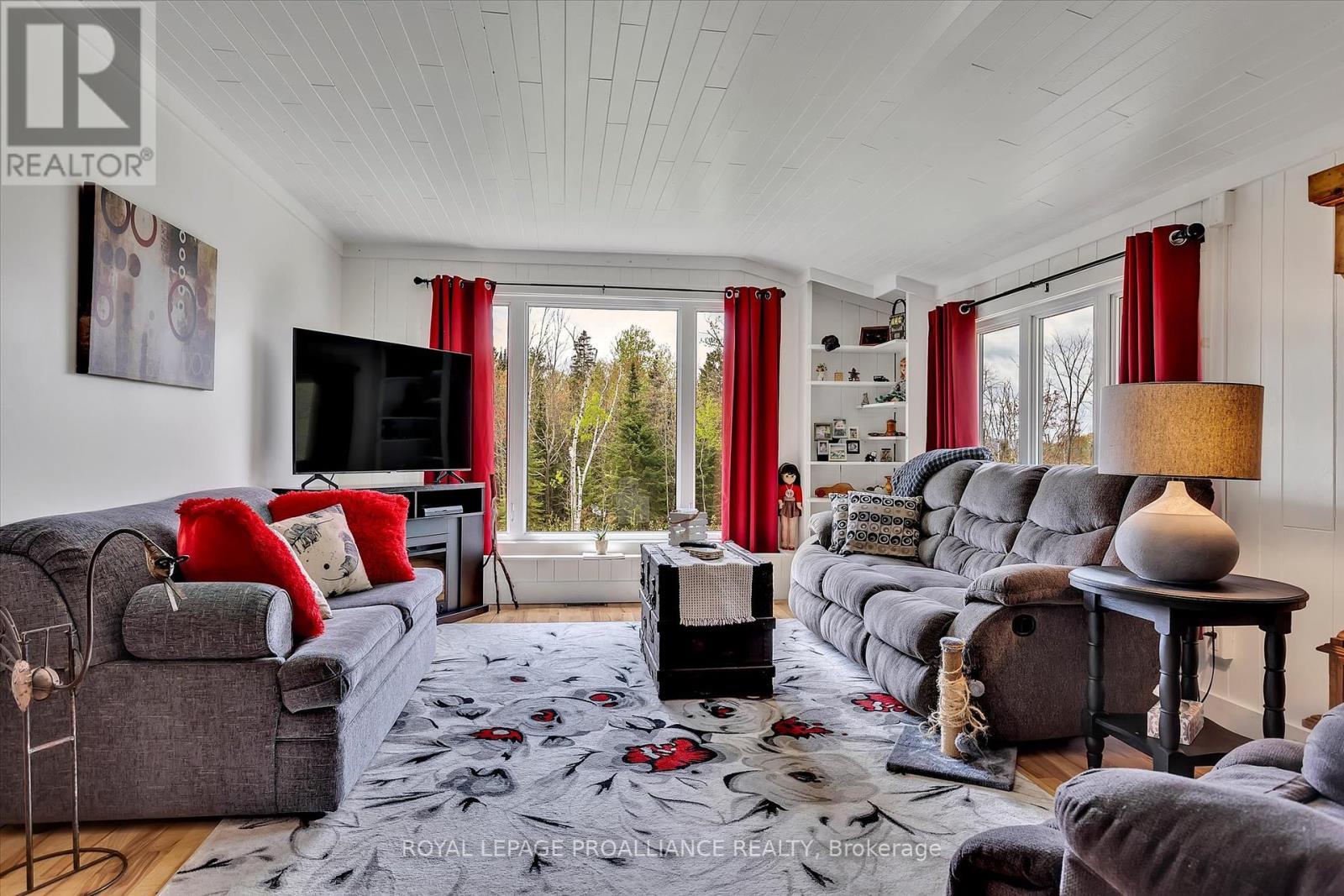 












36789 HIGHWAY 62

,
Hastings Highlands (Bangor Ward),




Ontario
K0J1L0

