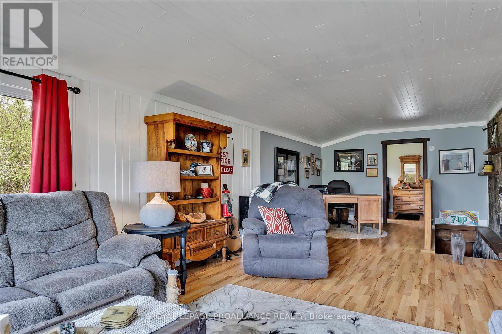 












36789 HIGHWAY 62

,
Hastings Highlands (Bangor Ward),




Ontario
K0J1L0

